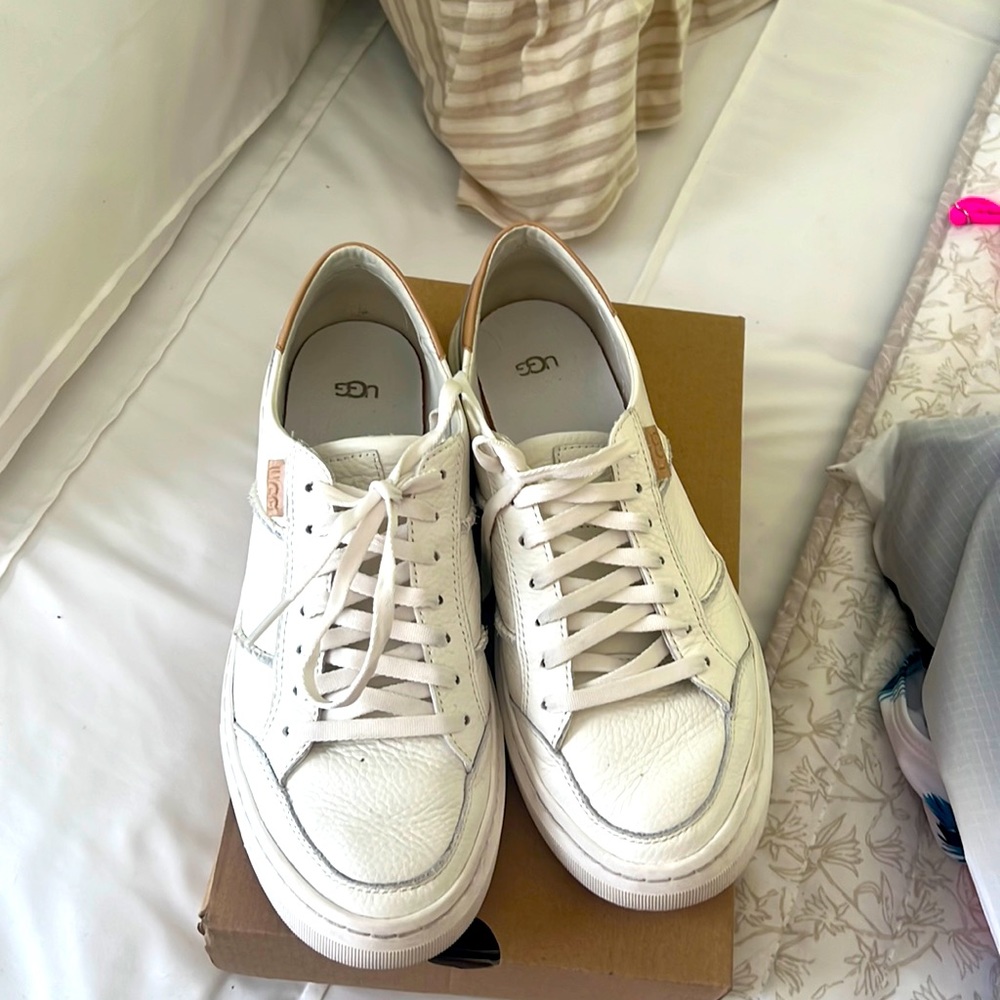 UGG size 9 EUC
